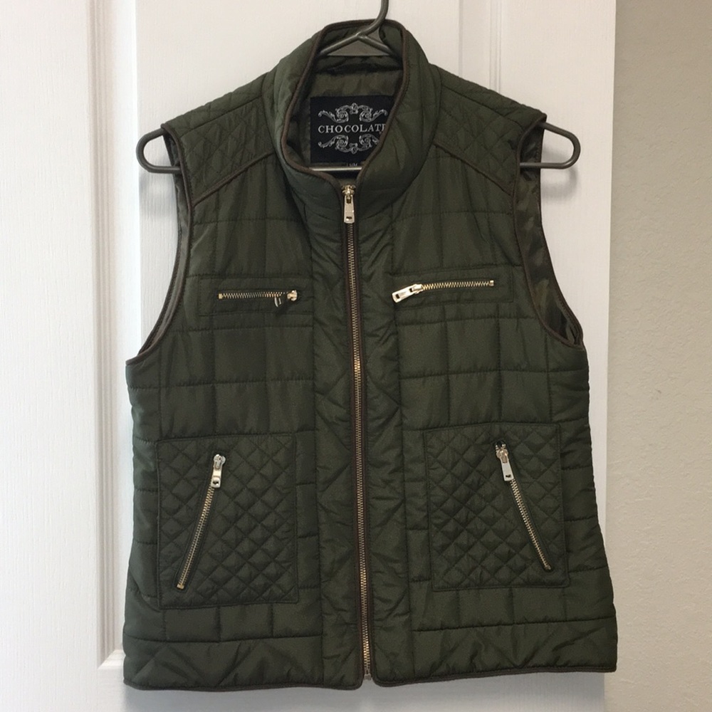 🍾 Army green puffer vest WILL TAKE BEST OFFER